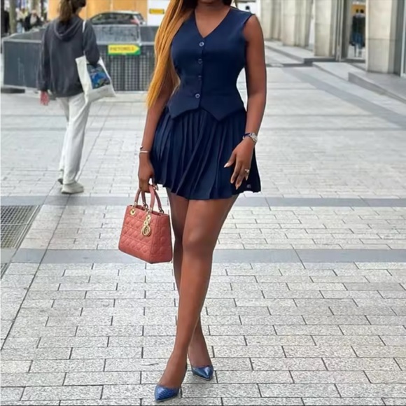 🎉New Effortless navy blue pleated skirt & vest set - Picture 8 of 10